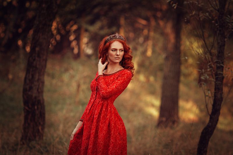 портрет, модель, осень, красный, природа, прическа, фотография Красная королеваphoto preview