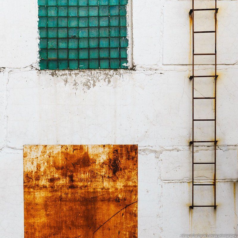 stair,stairway,window,wall,rust,grunge,building Way out of herephoto preview
