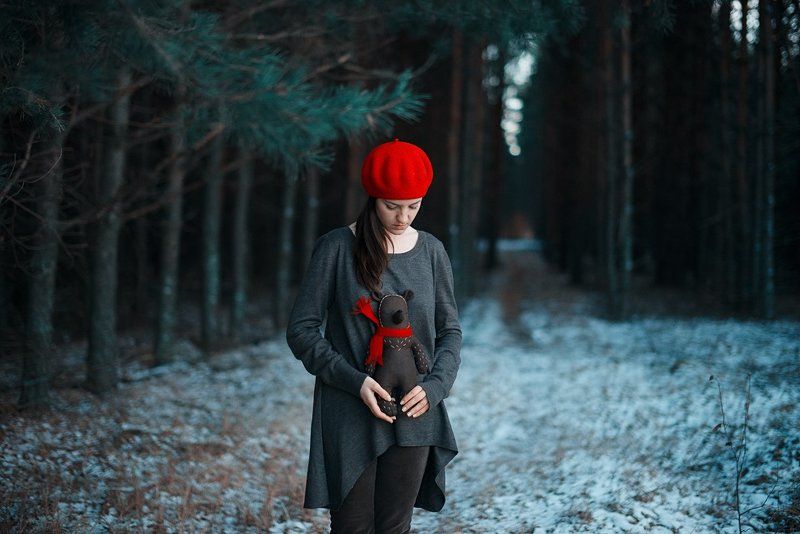 Зима, Лес, Медведь, Портрет девушки, Россия NASTYA / Bearphoto preview