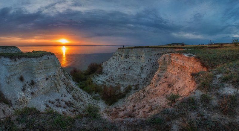 Волга, Саратовская область, Утёс Степана Разина История одного утра на утёсе Степана Разина.photo preview