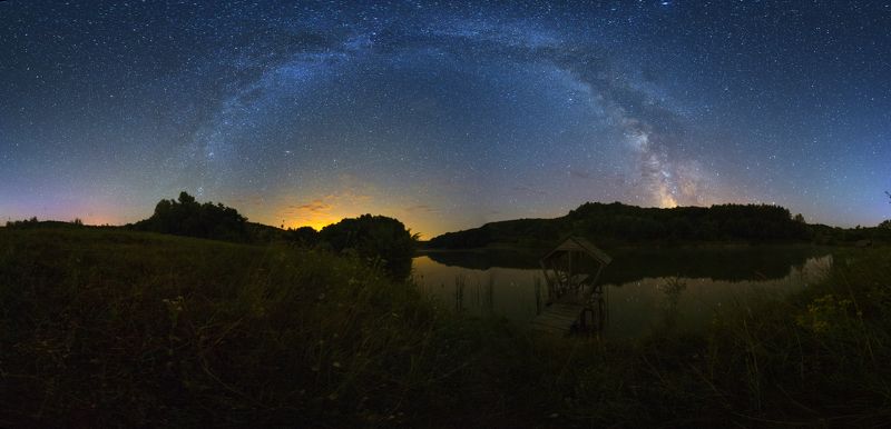 ночь, звезды, Млечный путь, небо, отражение, беседка, пруд, озеро Звездный мост над прудом фото превью