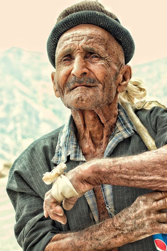 Old man Portraitphoto preview