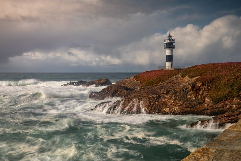 Маяк. Faro de Ribadeo. Маяк. Faro de Ribadeo. фото превью