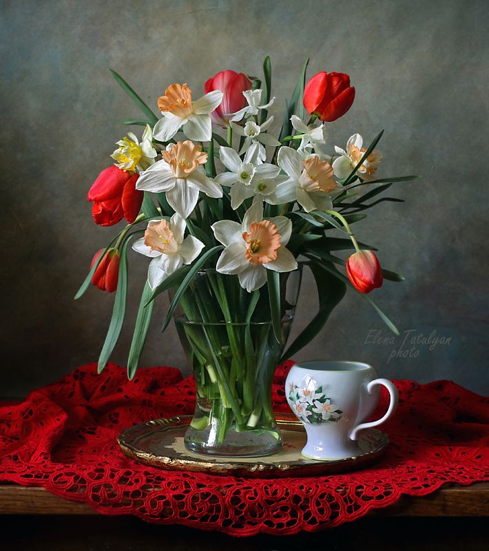 тюльпаны, нарциссы Весенний букетphoto preview