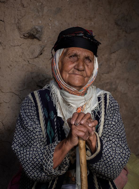 #portrait 3people #women #turban #face All the things I don\'t say....photo preview