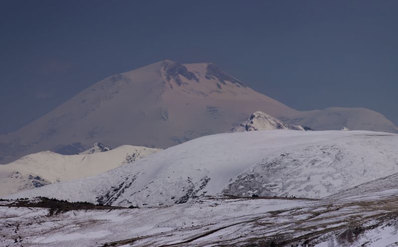 горы, эльбрус, дымка, снег Гигант фото превью