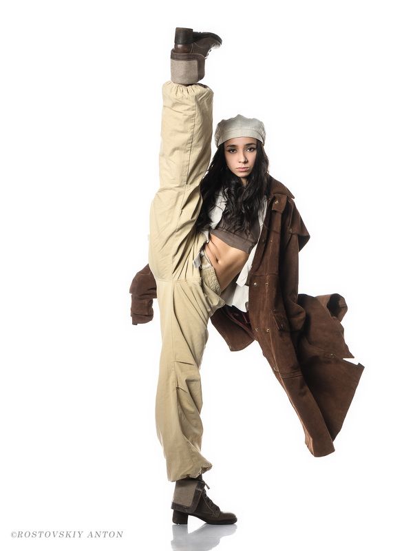 девушка, шпагат, танец, фотостудия Танцевальные этюды у меня в студииphoto preview