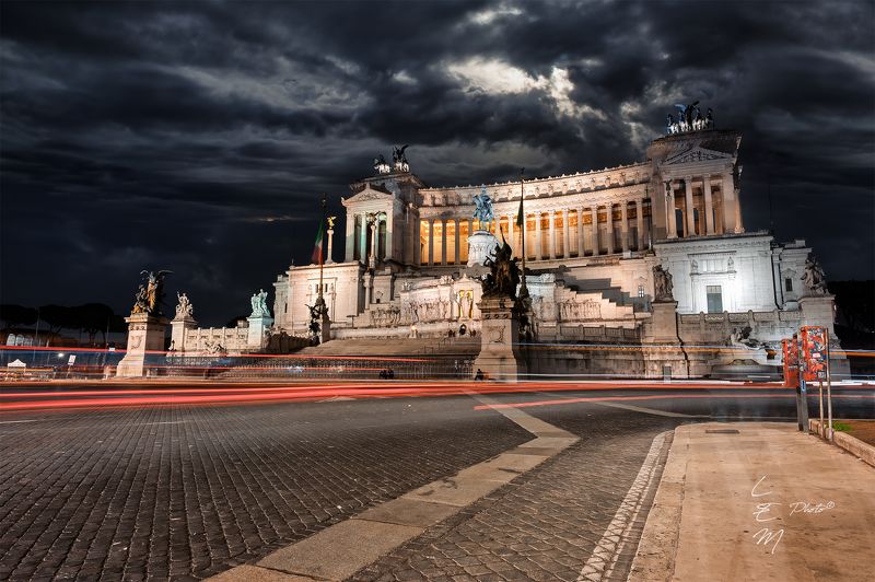 rome, vittoriano, night, lights, clouds, altare della patria Storm in Romephoto preview