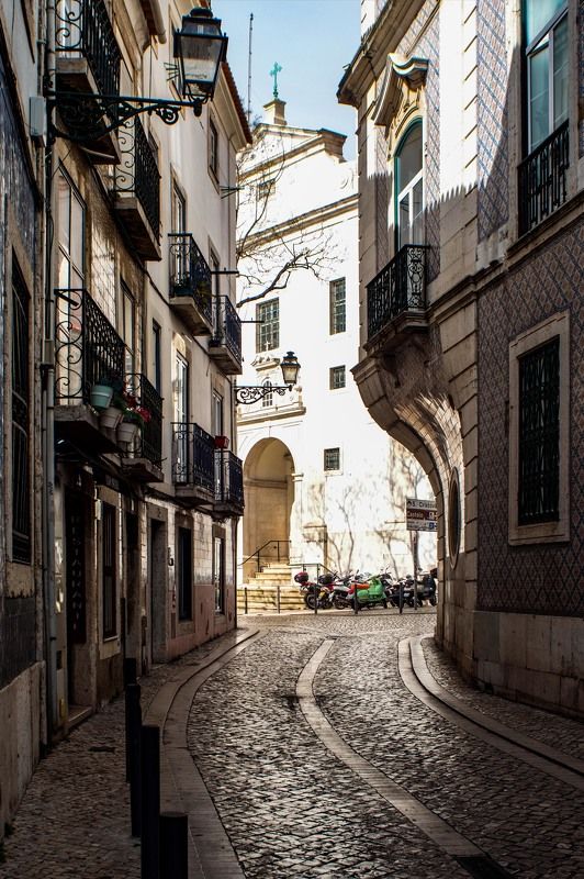 Street, Reportage, City, Architecture  Lisbon - Mourariaphoto preview