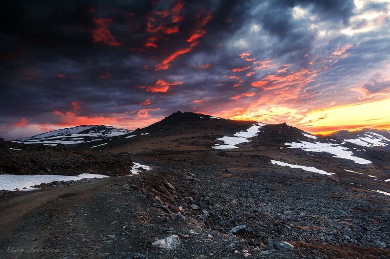 конжак, горы, закат, вечер, урал, лето, июнь, трапеция Конжаковско-Серебрянский горный массивphoto preview