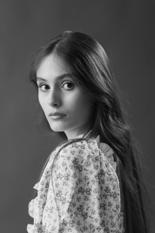girl,beauty,portrait,b&w,female,девушка,красота,портрет,чёрно-белое,монохром,юность,monohrome Dariaphoto preview