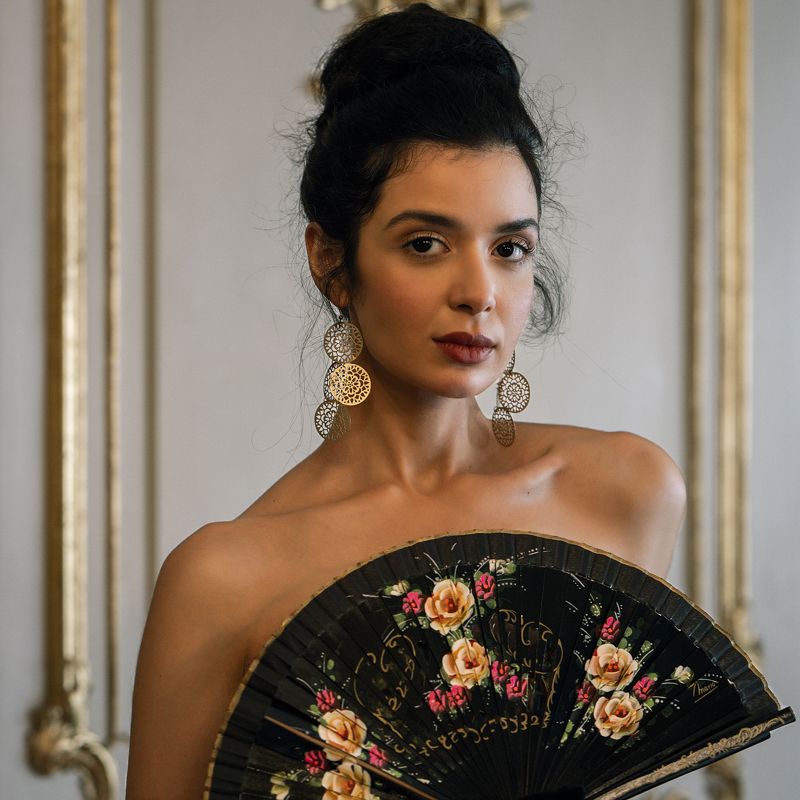 attractive, beautiful woman, beauty, close-up, earrings, elegance, eyes, female, femininity, front view, hair, headshot, human face, individuality, indoors, lifestyles, lips, looking at camera, one person, painted fan, portrait, sensuality, woman Woman with a Painted Fan фото превью