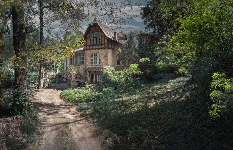 Домик в лесуphoto preview