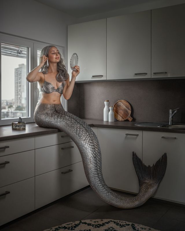 сказка, русалка, рыба девушка, кухня, квартира, магический реализм, хвост, история, ариель Ариельphoto preview