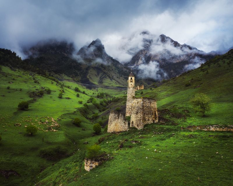 ингушетия, горная ингушетия, ингушские башни, заповедник эрзи, башенный комплекс Ингушетия в маеphoto preview