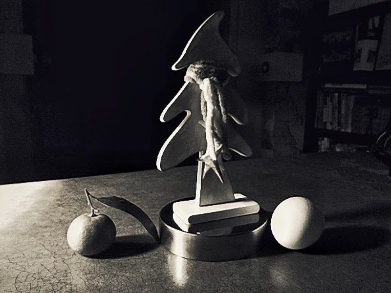 christmas tree, egg, mandarin, елка., мандарин, натюрморт, яйцо Елка, яйцо и мандарин.Christmas tree , egg and mandarinphoto preview