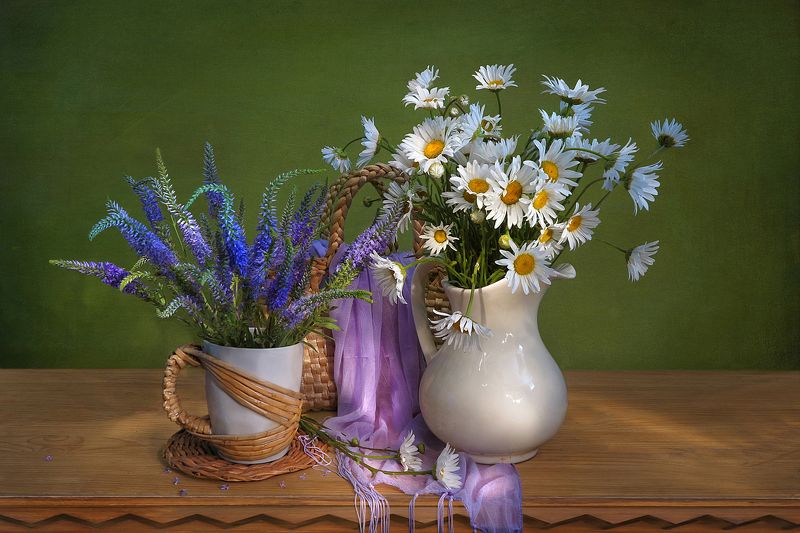 натюрморт,корзина,кувшин,кружка,ромашки,шарф С вероникой и ромашкамиphoto preview