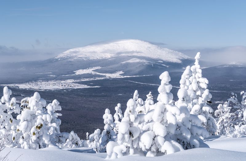 Урал, Северный Урал, горы, снег, Конжаковский камень Кытлымphoto preview