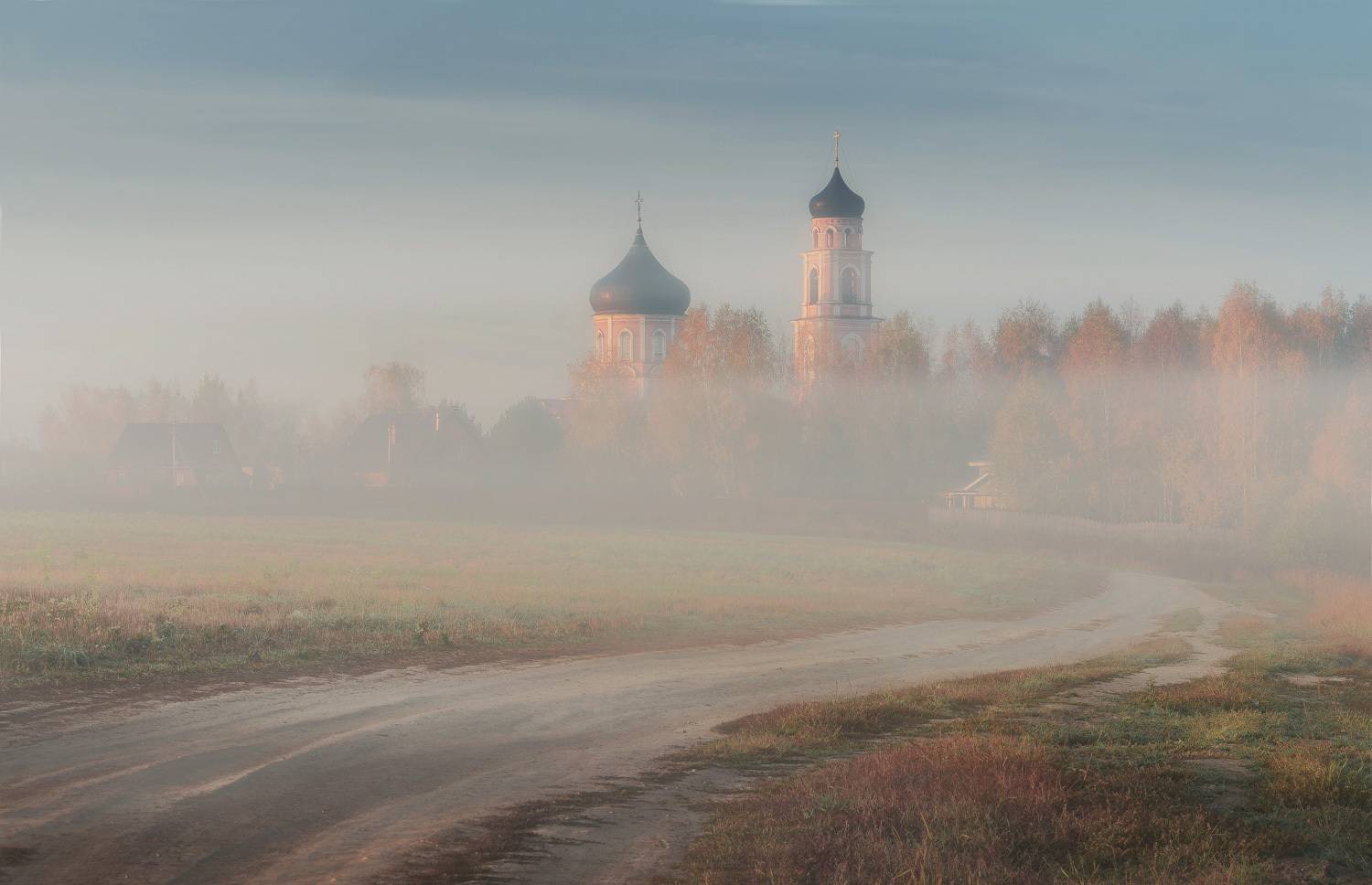 рассвет в дымке около церквушке . Автор: Silyavin Nikita , Silyavin Nikita
