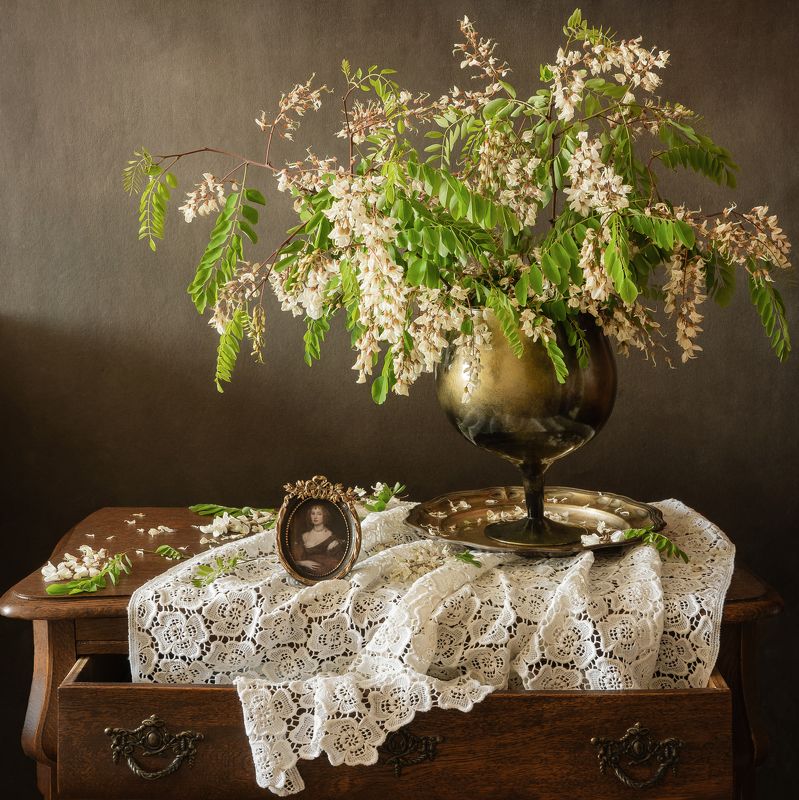 Отцветает акация.photo preview