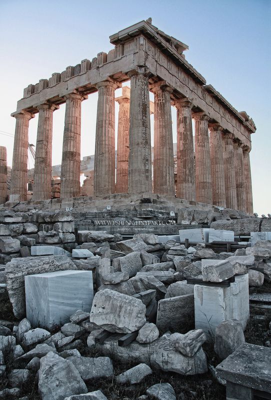 У подножия Парфенонаphoto preview