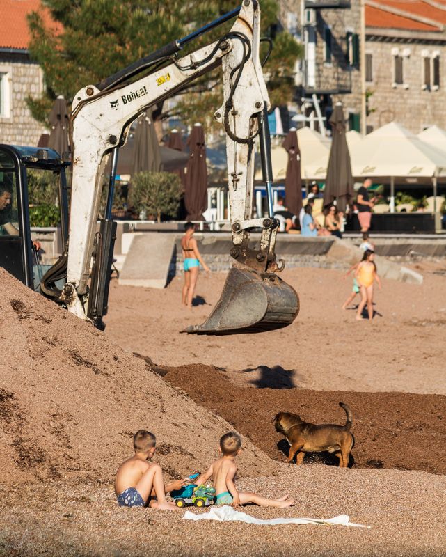 children, kids, game, play, beach, summer, truck , excavator, street Games for grown upsphoto preview