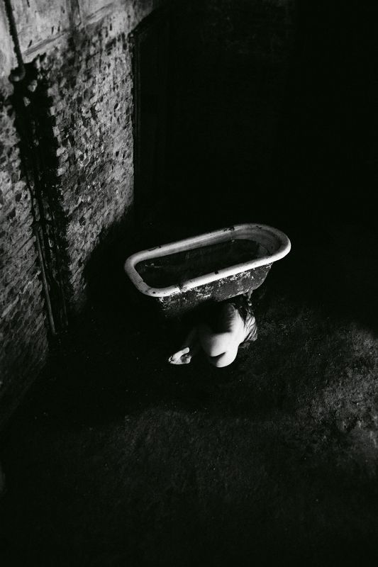 nude, naked, dark, urban, body, fineart, pretty, ass, butt, women, urbex, sad Bath...photo preview