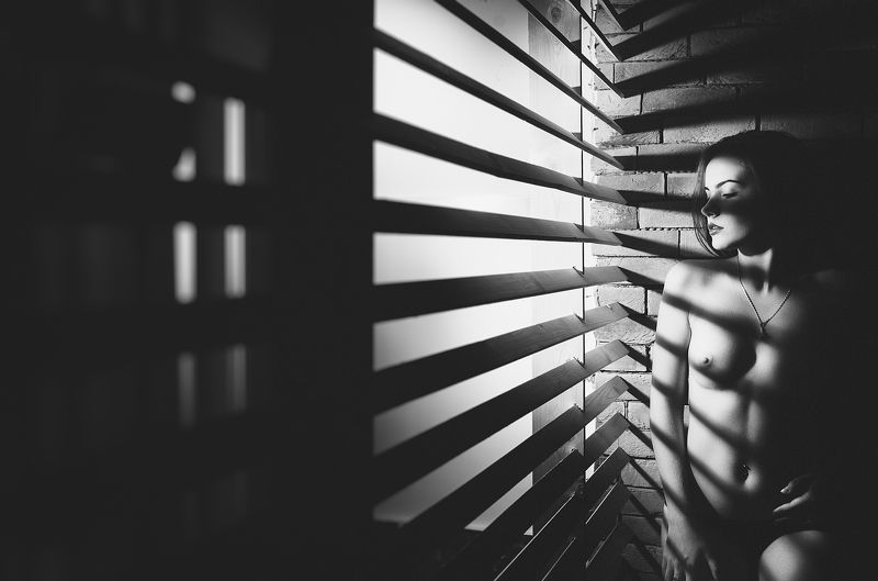 #black and white #Nude # Lines #Girl #Face #Light #Dark #Women  Black and white linesphoto preview