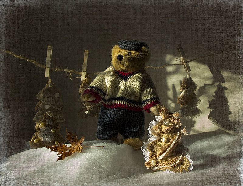 Новогодняя сказка или как медведь Трофим зимой гулялphoto preview