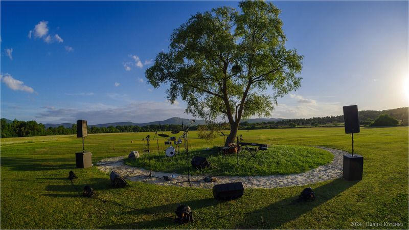 Майский джаз, созерцательная паузаphoto preview