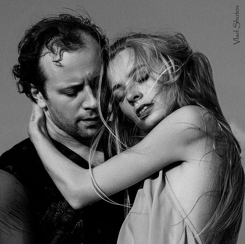 Двоеphoto preview