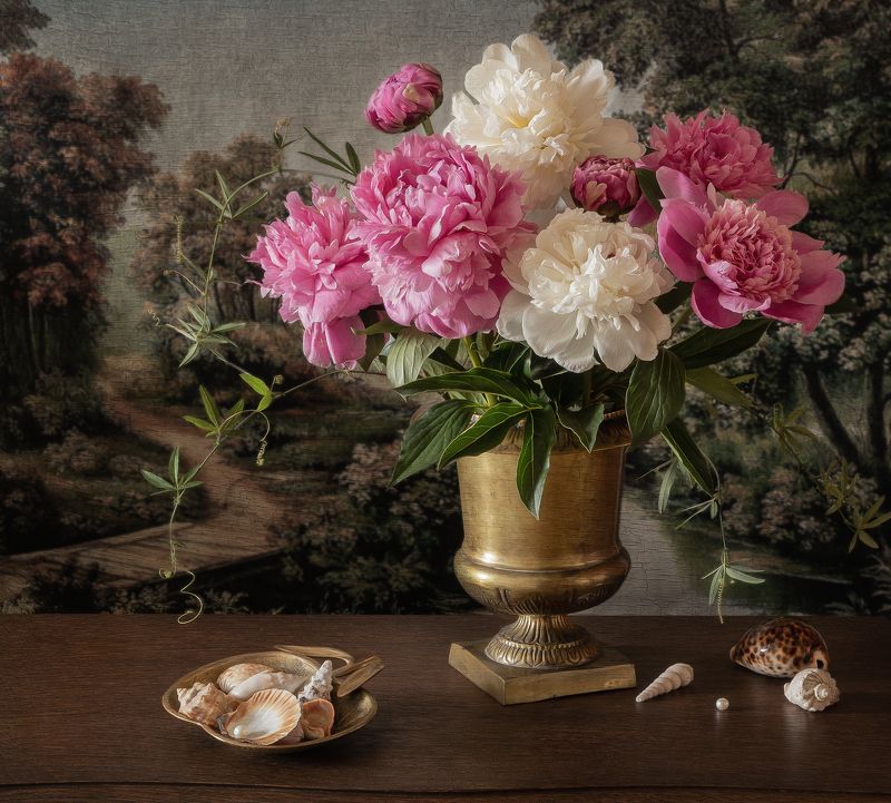 Букет пионов  в голландском стиле.photo preview