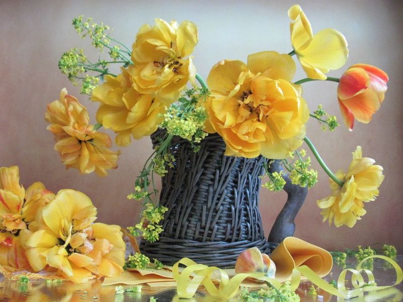 тюльпаны, сурепка, желтый цвет Желтые тюльпаныphoto preview