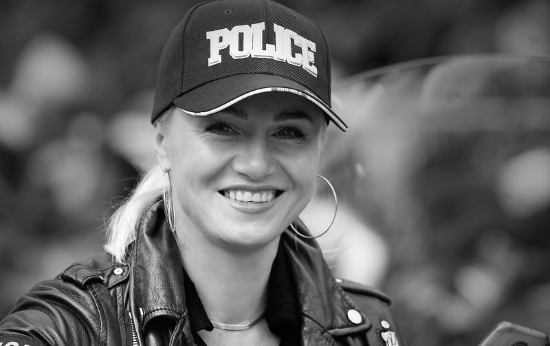 чб фото, мотофестиваль, открытие сезона, байкеры,  уличный портрет, женский уличный портрет, репортаж Мотофестиваль. Открытие сезонаphoto preview