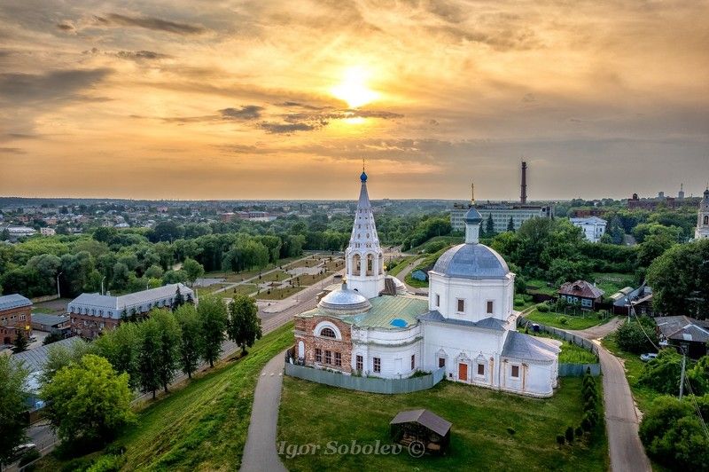 собор троицы живоначальной, серпуховской кремль, серпухов, троицкий собор Троицкий собор в Серпуховском кремлеphoto preview