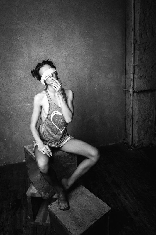 Beautiful, Beauty, Black & white, Bw, Emotion, Girl, Light, Model, People, Portrait, Woman Одиночествоphoto preview