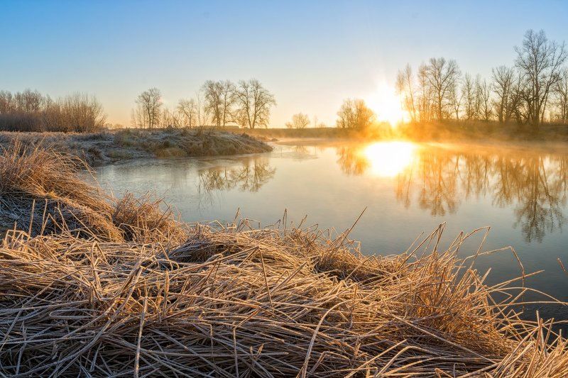 Ахтуба, рассвет, река, туман, первый лёд В преддверии зимыphoto preview