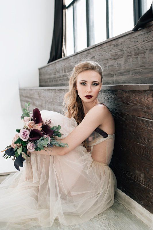 Bride boudoirphoto preview