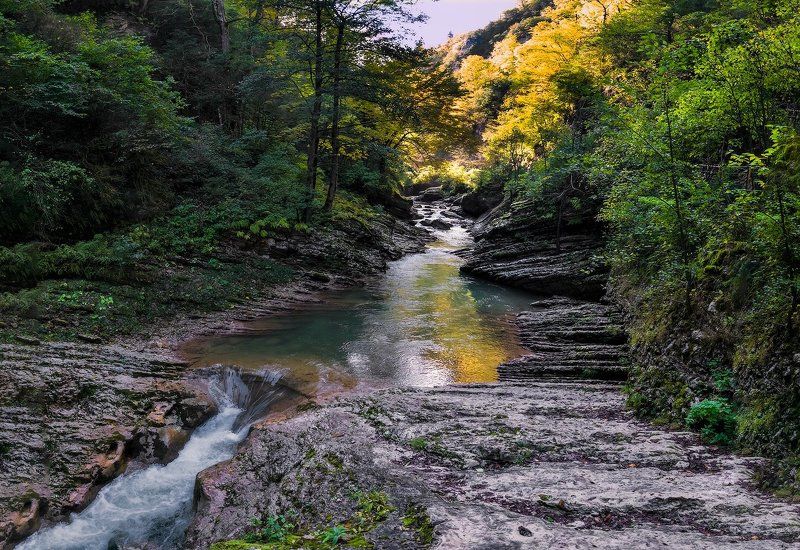 Осенний Курджипс в Гуамском ущелье - 2photo preview