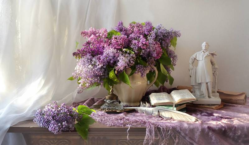 still life, натюрморт, цветы, фото натюрморт,  сирень, фарфор, настроение, лето, июнь, др а.с. пушкина, 6 июня, статуэтка, книги, чернильница, перо С детства помню слог прелестный...photo preview