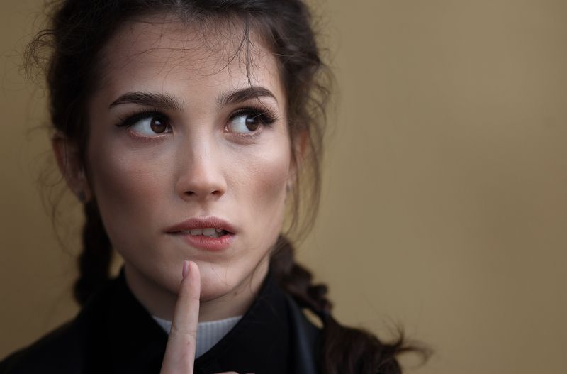 женщина, модель, актриса, лицо, глаза, эмоции, красивая, выразительная, взгляд, портрет, мода, улица Надежда К.photo preview