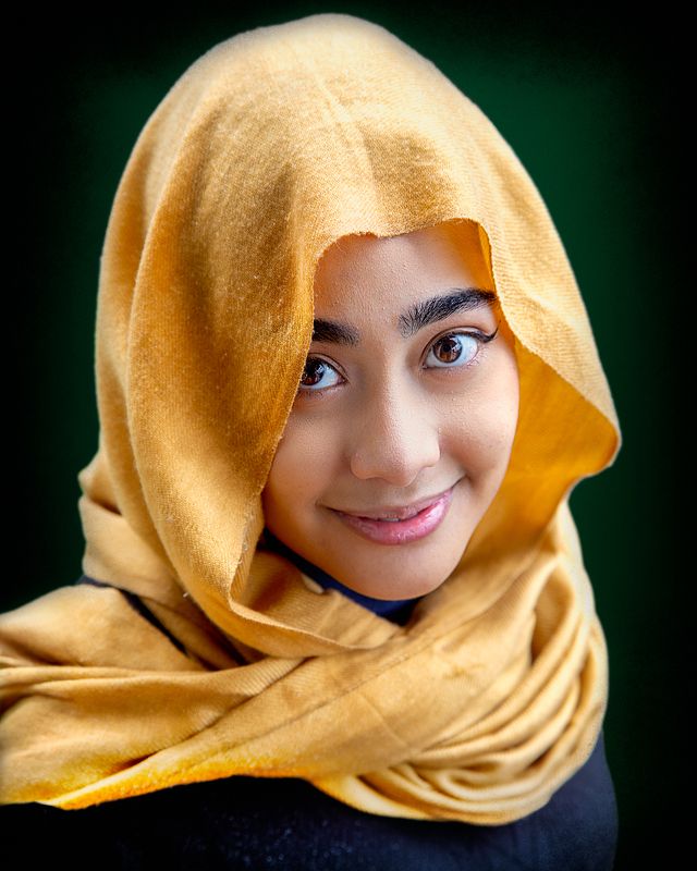 retrato, portrait, yellow, beautiful, brazil, Lady in Yellowphoto preview