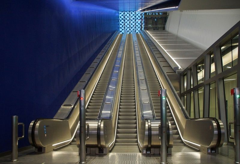 metro, interior, escalator, traffic, transport, city, station, subway, underground Urheilupuistophoto preview