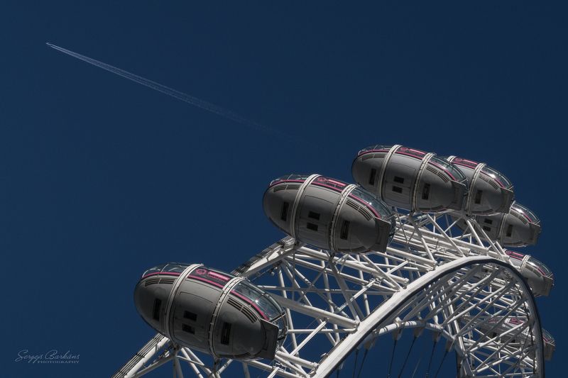 #london #lonsoneye #uk #britain #british #england #sky #airplane Flightphoto preview