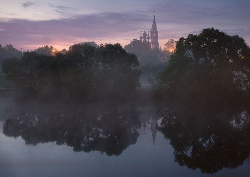 валищево, храм, туман, подмосковье Туманное утроphoto preview