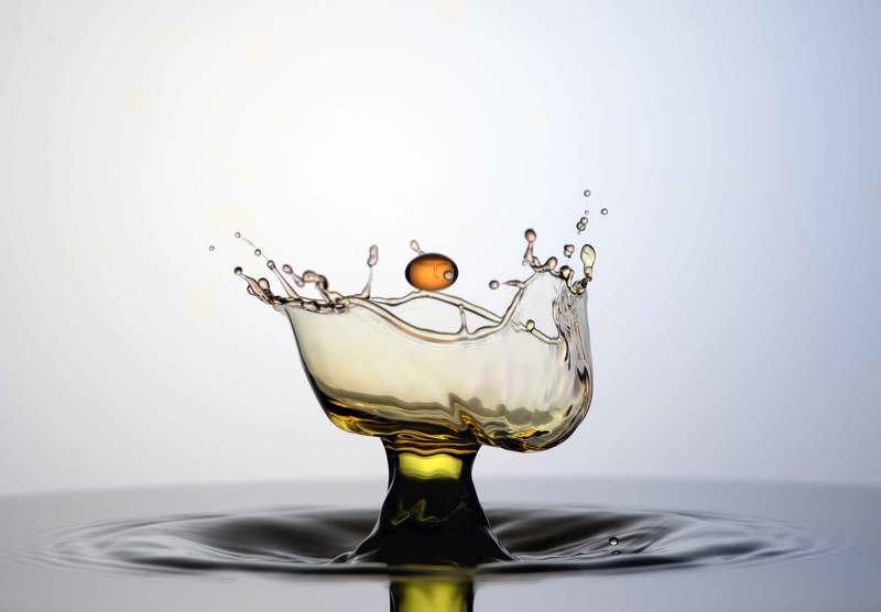 DROP,DROPS,DROPLET,DROPLETS,WATER DROP,WATER DROPS,WATER,SPLASH,SPLASH ART,MACRO,CLOSE UP,CLOSE-UP,SPLASH PHOTOGRAPHY,SPLASING,NO PEOPLE,PURE,MOTION,REFLECTION,SIMPLE,SIMPLICITY,MINIMAL,MINIMALISM,MINIMALISTIC,WET,SPLASHING,STUDIO,BLUE,LIQUID,INDOOR,INDOO Dances with Dropsphoto preview