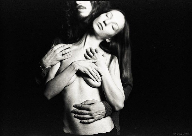 girl, nude, hand, bw, black, white, blackand white, film no titlephoto preview