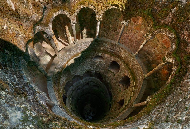 Колодец инициации, поместье Ригалейра, Синтра, Португалия, романов Колодец посвящение в поместье Ригалейра фото превью