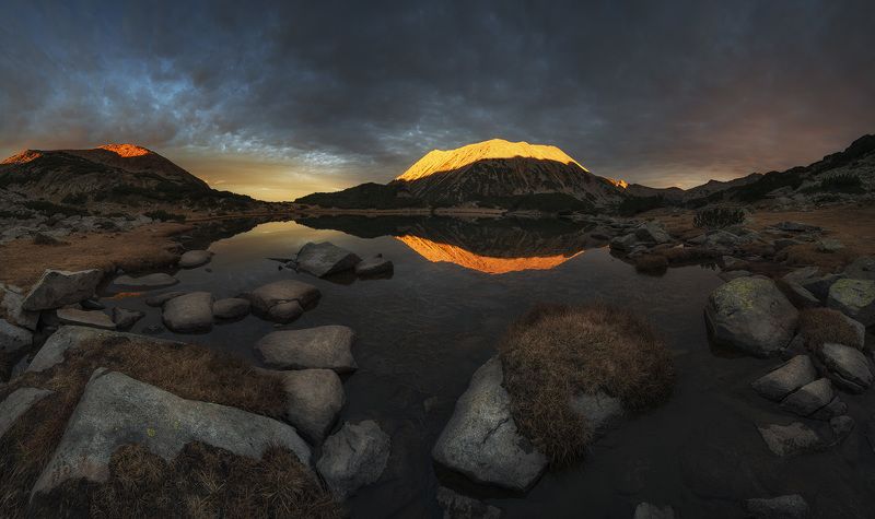 болгария, горы, закат Когда закат и ночь встречаютсяphoto preview