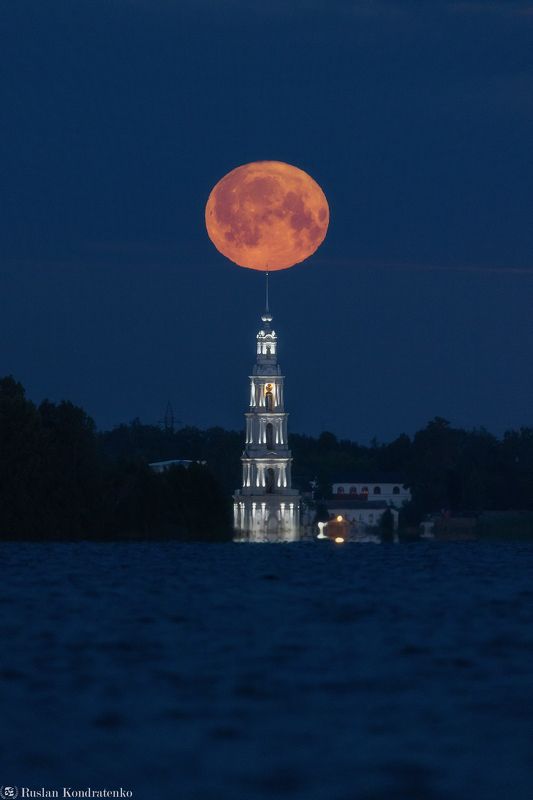 калязинская колокольня, калязин, колокольня, луна, полнолуние Калязинская колокольняphoto preview